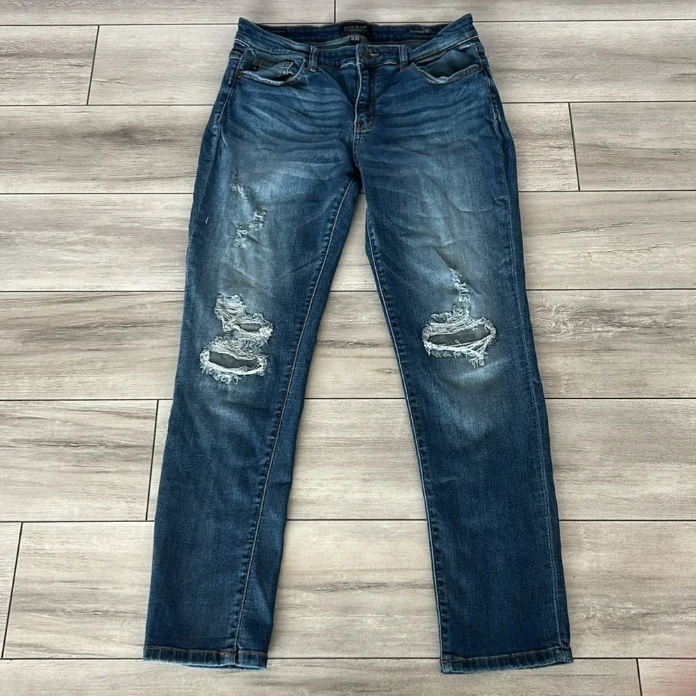 Judy Blue boyfriend fit jeans distressed size 30